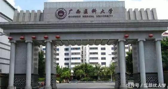新生儿晚上睡觉呛奶是怎么回事